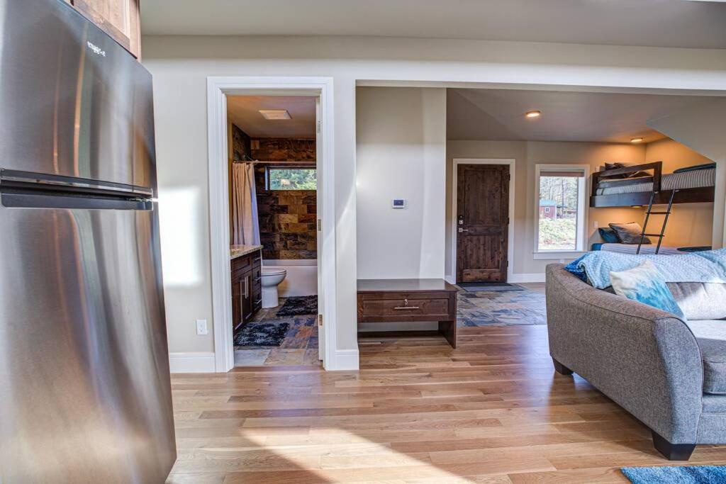 Newly Built Modern Chalet Duplex - 2 Mount Hood Village Exterior photo
